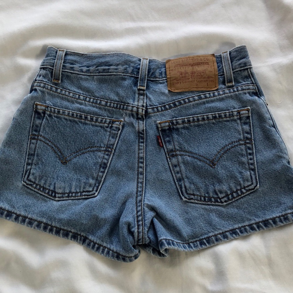 Vintage Levi’s High Waisted Denim Shorts!